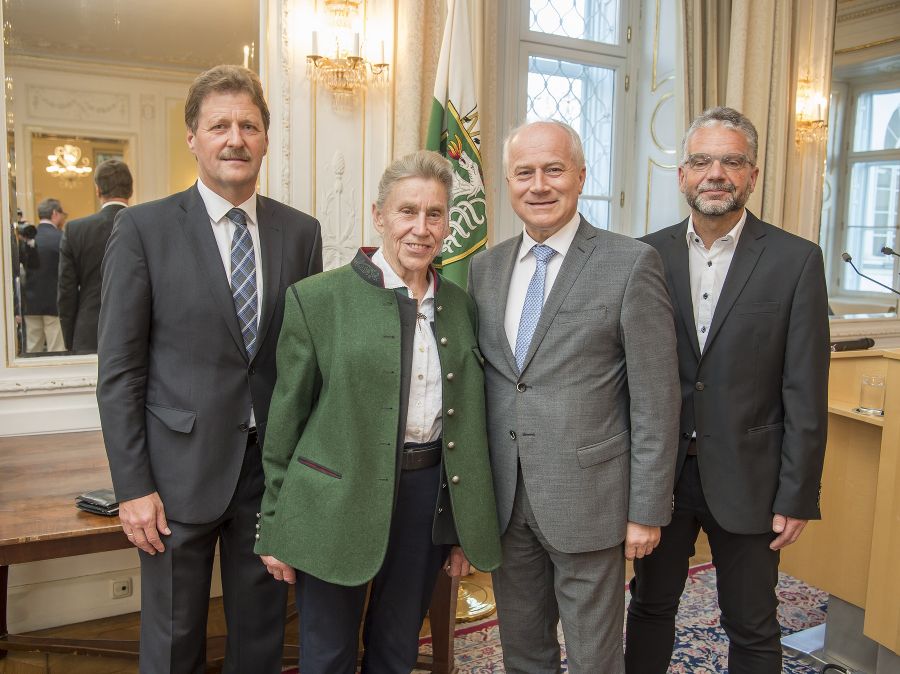 Ehrung der längstdienenden Beobachterin, Frau Maria Riemer, Messstelle Pleschkogel Ehrung der längstdienenden Beobachterin, Frau Maria Riemer, Messstelle Pleschkogel